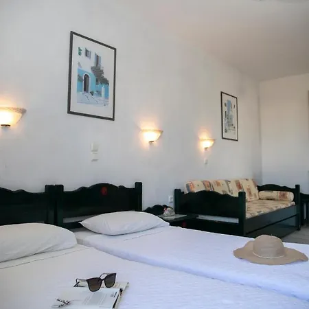 Flora & Appartement Agia Anna (Naxos)