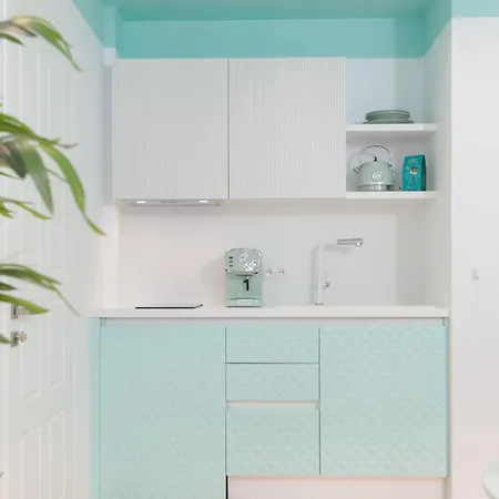 Flora & Appartement Agia Anna (Naxos)