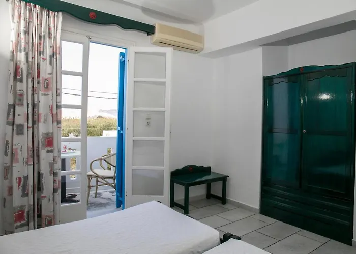 Flora & * Айя-Анна