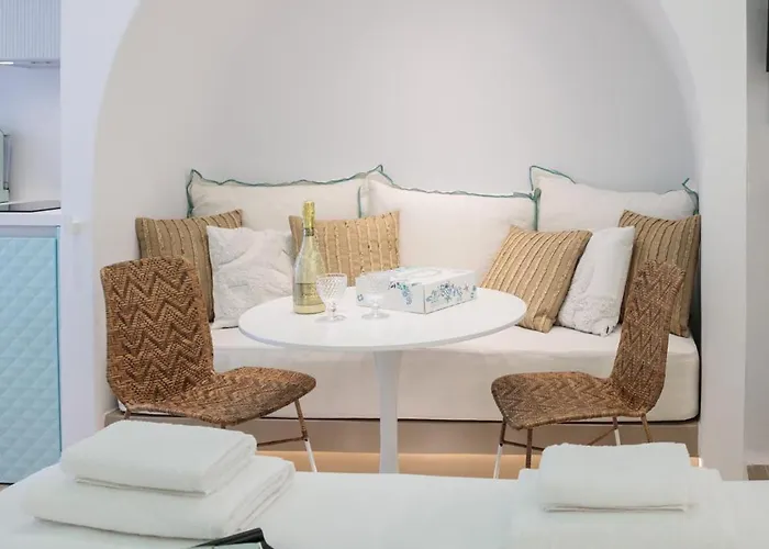 Апартаменты Flora & *