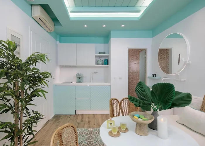 Flora & * Айя-Анна