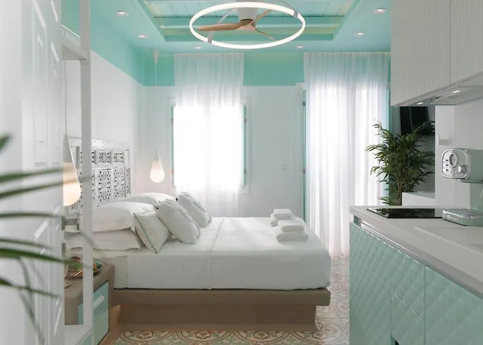 Flora & Айя-Анна