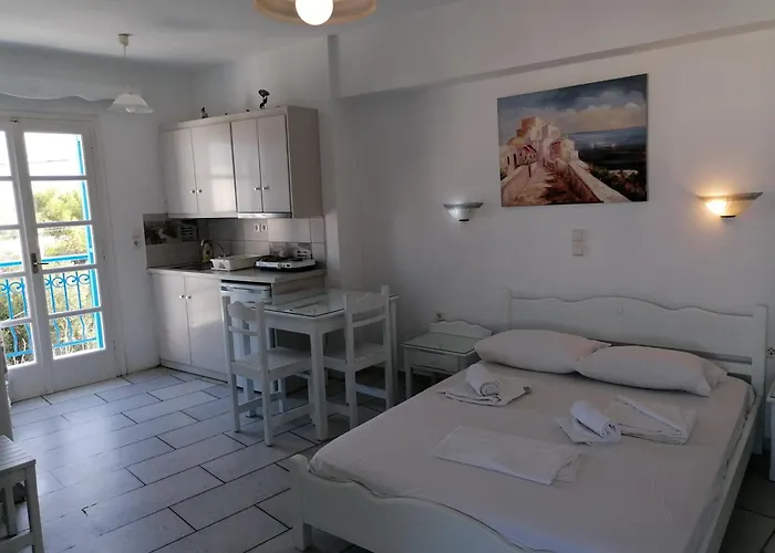 Flora & * Айя-Анна