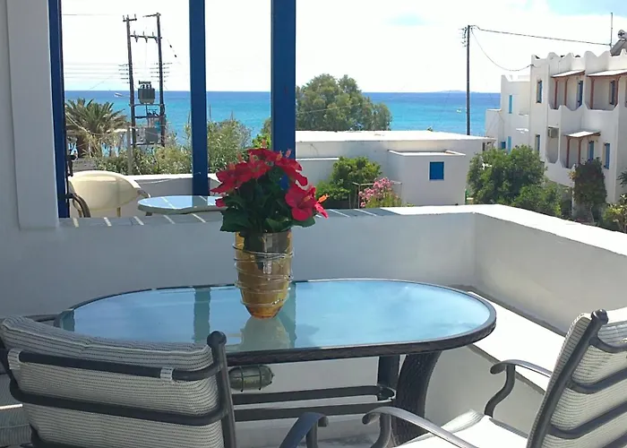 Flora & Апартаменты Айя-Анна