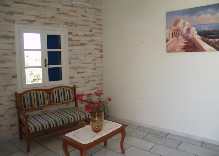 Апартаменты Flora & *