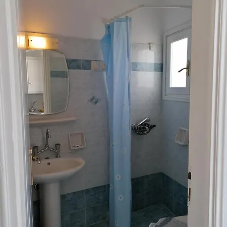 Apartament Flora & *